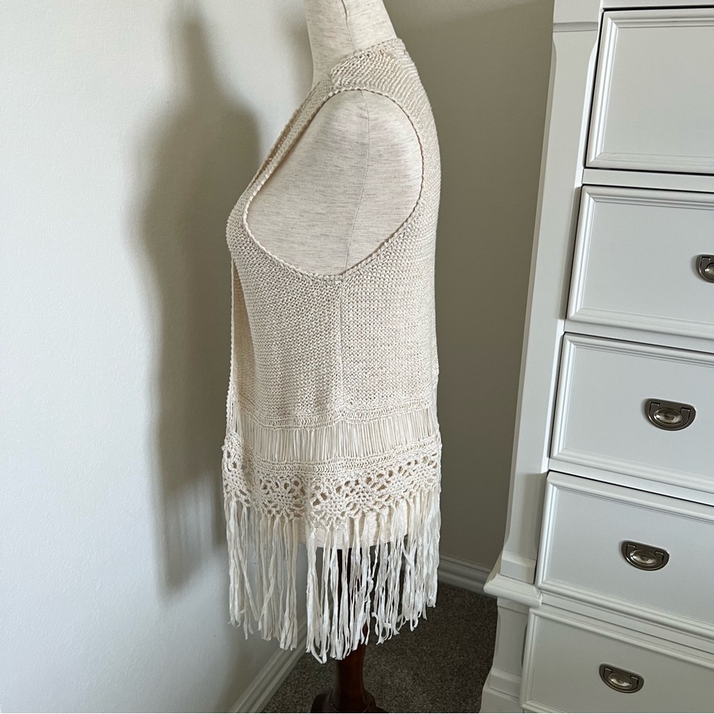 Cream Crochet Fringe Vest - Picture 3 of 9